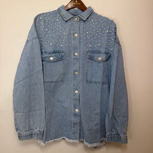 NWOT Pearl Rhinestone Denim Shirt Jacket XL Light Wash Raw Hem Western Shacket